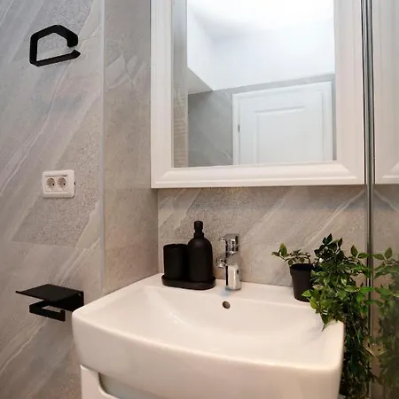 112 B3 Apartment *