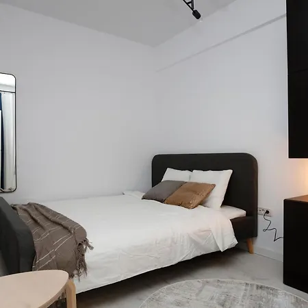 Apartment 112 B3 *